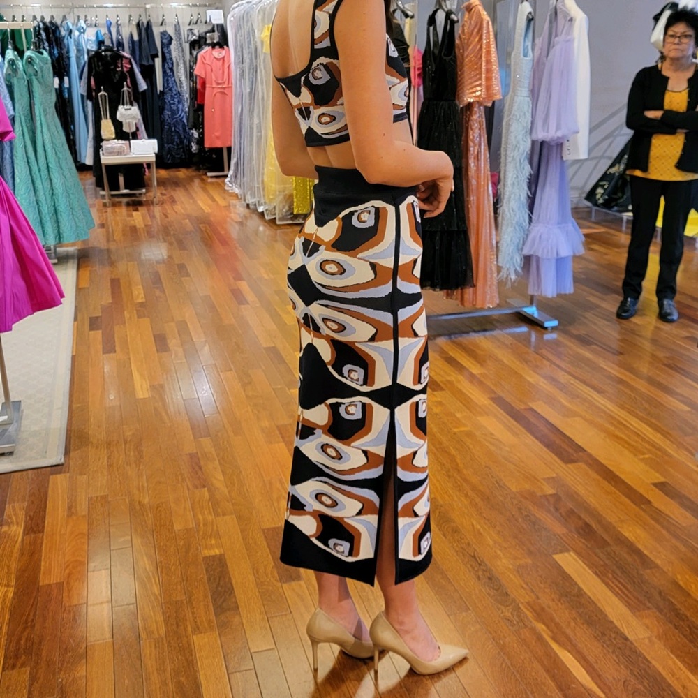 Stylish Black and Gold Patterned Skirt